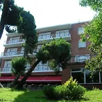 Отель Alcazar 3*