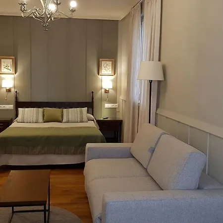 Alcazar - Centro Ciudad 3*