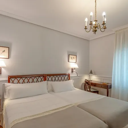 Alcazar - Centro Ciudad 3*