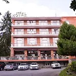 Alcazar 3*