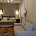 Alcazar 3*