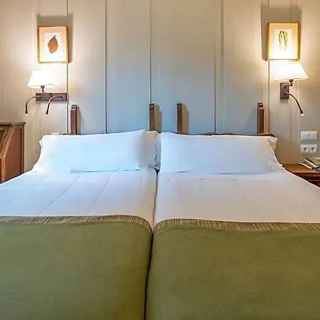Alcazar Hotel