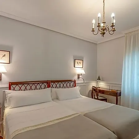 Alcazar 3* Irun