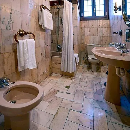 Alcazar فندق 3*