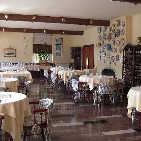 Alcazar فندق